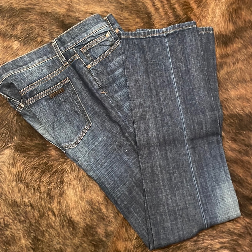 Joe’s Classic Fit mens jean 33 LIKE NEW